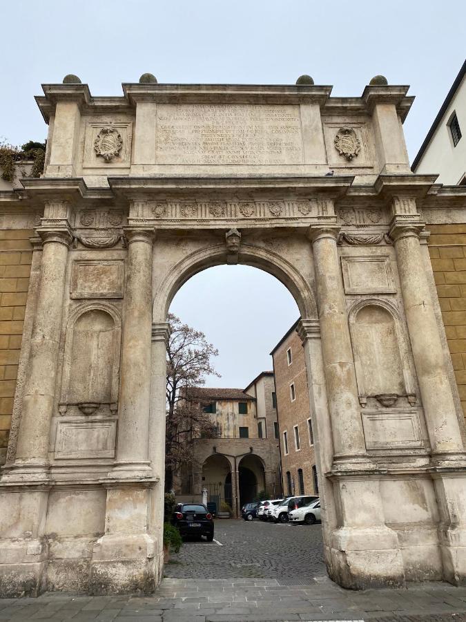 Ferienwohnung Catoo Dimora Di Design Park In Palazzo Nobiliare Al Duomo Padua Exterior foto